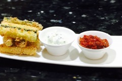 zucchini-fritters-with-skinny-sauces